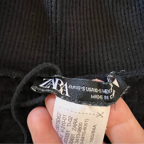 Zara Technical Cropped Long Sleeve Zip Top - Picture 9 of 14